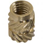 Втулка резьбовая закладная с отверстием М3,5 L=7 Т2